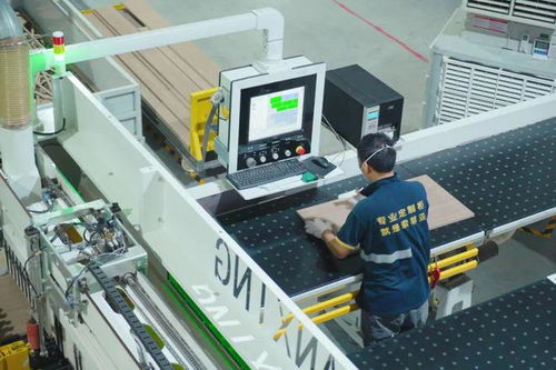 定制家居行業4.0未來工廠是咋樣 這家企業向百媒開放見證生產發貨全流程自動化